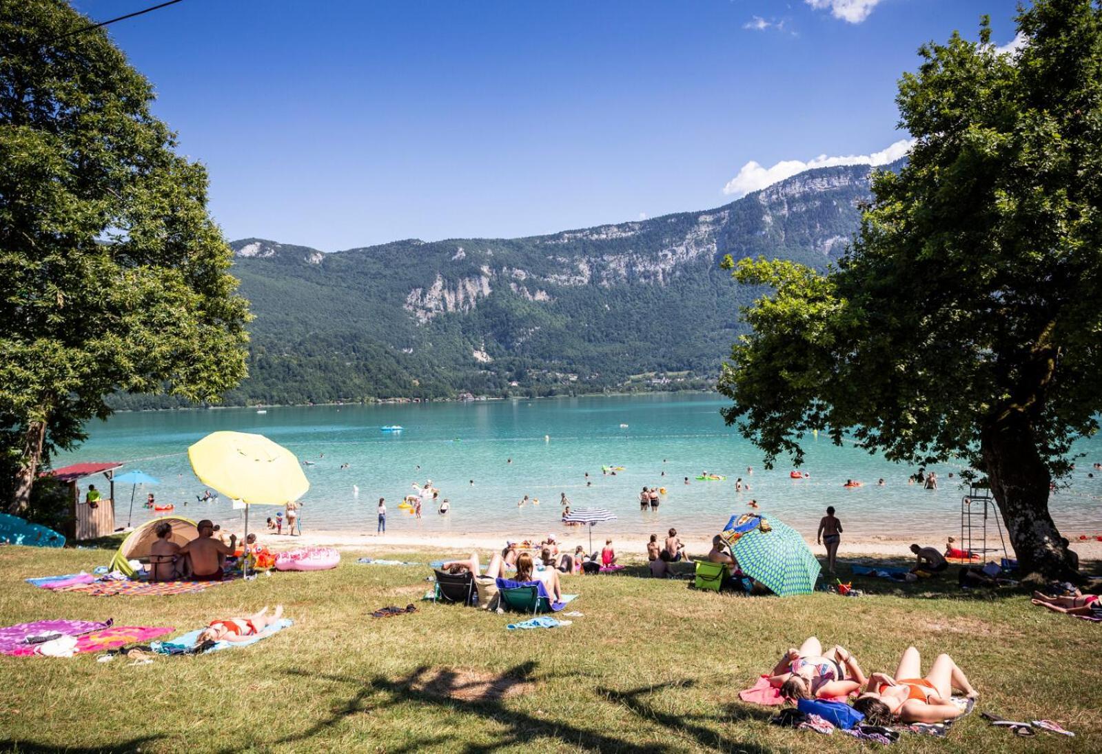 Huttopia Lac D'Aiguebelette Saint-Alban-de-Montbel Kültér fotó